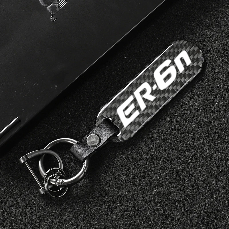 Auto Keychain 360 Stupňové Otáčanie Podkovy Keyring pre Kawasaki ER6N ER-6N ER 6N Univerzálna Carbon Fiber Motocykel Logo Keyring