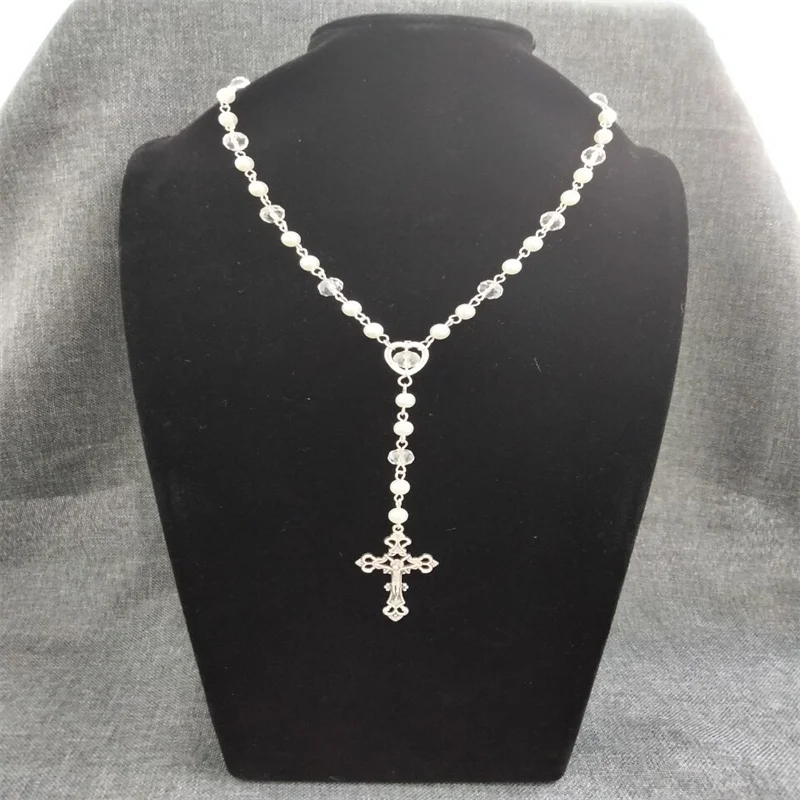 Gotický Victoria Cross Ručné Perlový Náhrdelník Y2K Šperky Imitácia White Crystal Korálky, Perly Ruženca Štýl Dlhý Náhrdelník